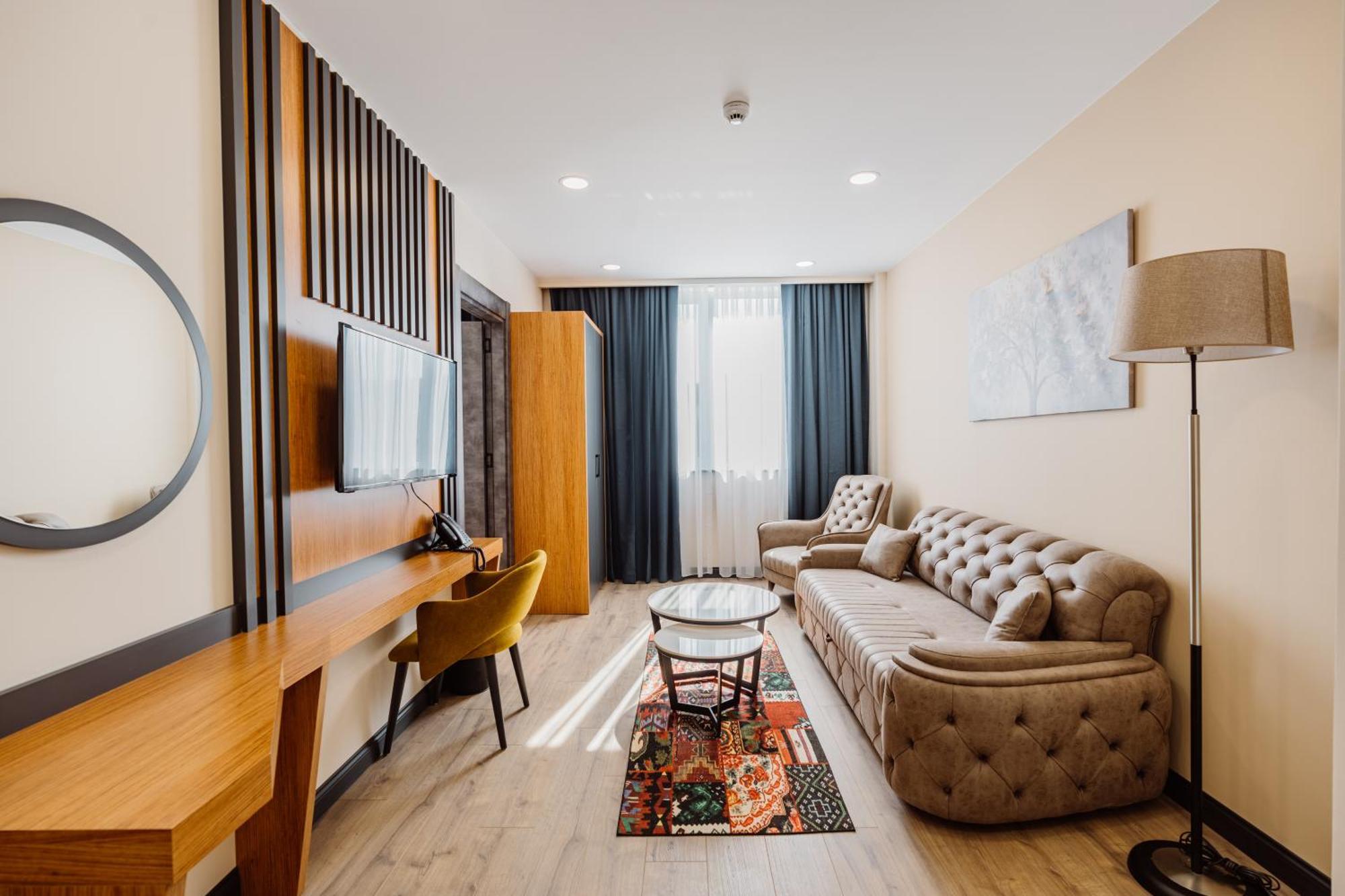 Best Western Plus באטומי מראה חיצוני תמונה