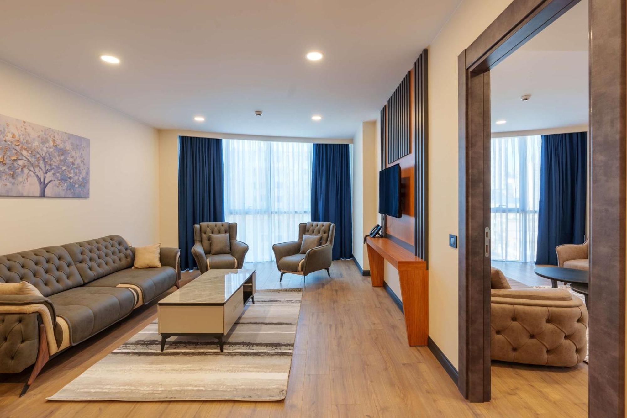 Best Western Plus באטומי מראה חיצוני תמונה