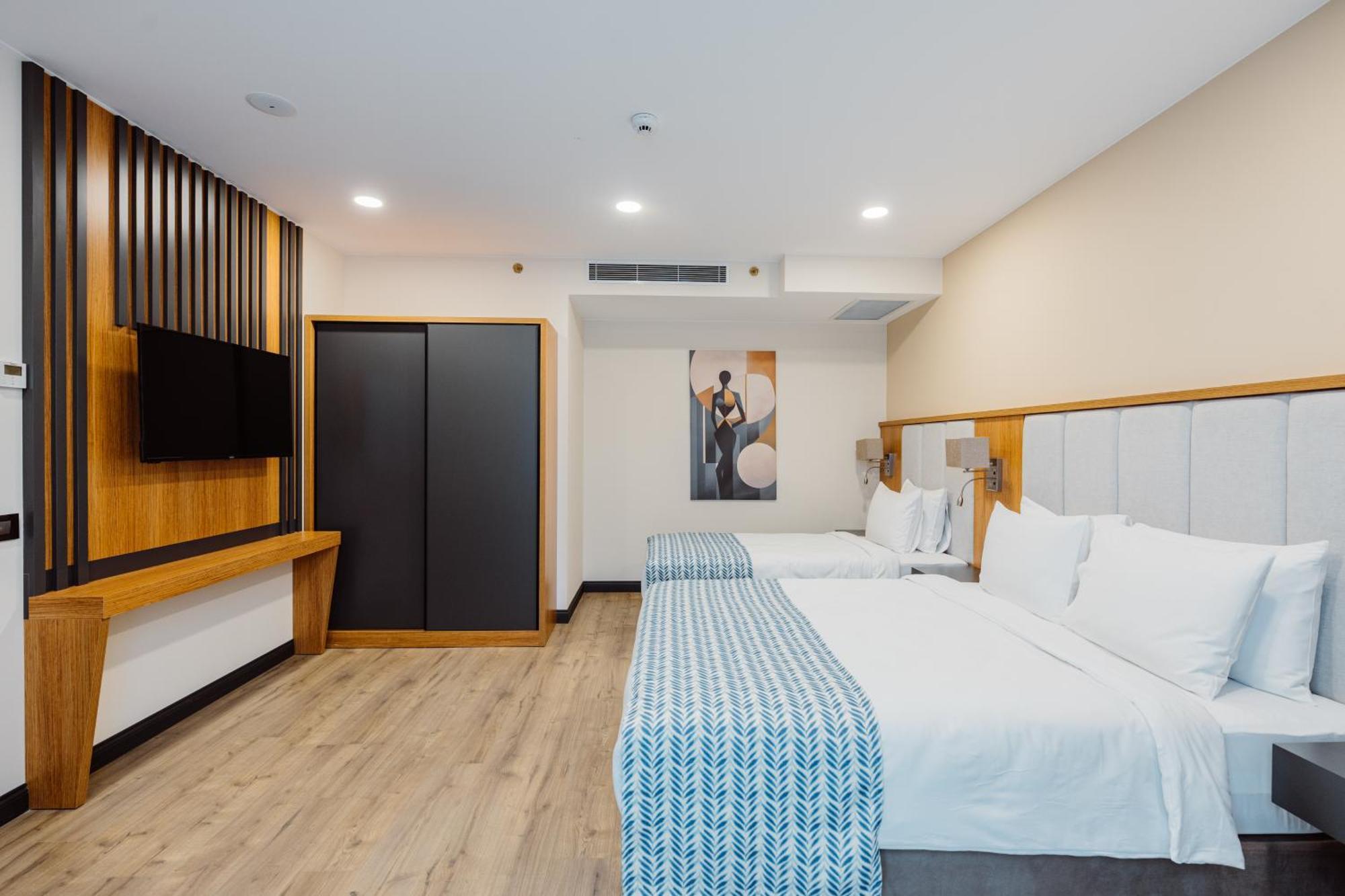Best Western Plus באטומי מראה חיצוני תמונה