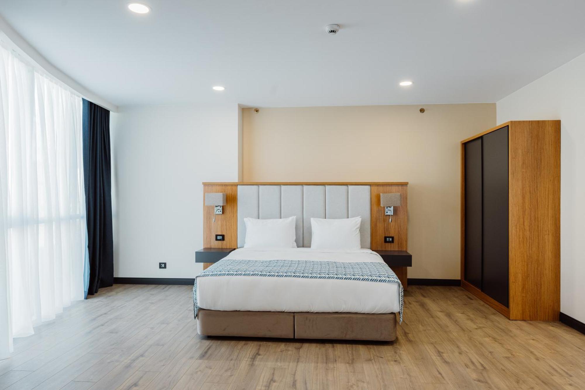 Best Western Plus באטומי מראה חיצוני תמונה