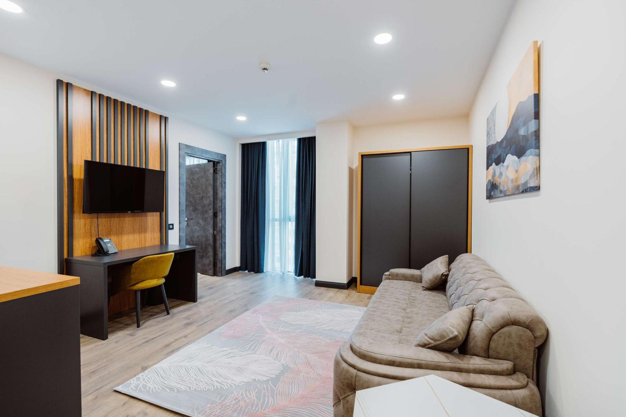 Best Western Plus באטומי מראה חיצוני תמונה
