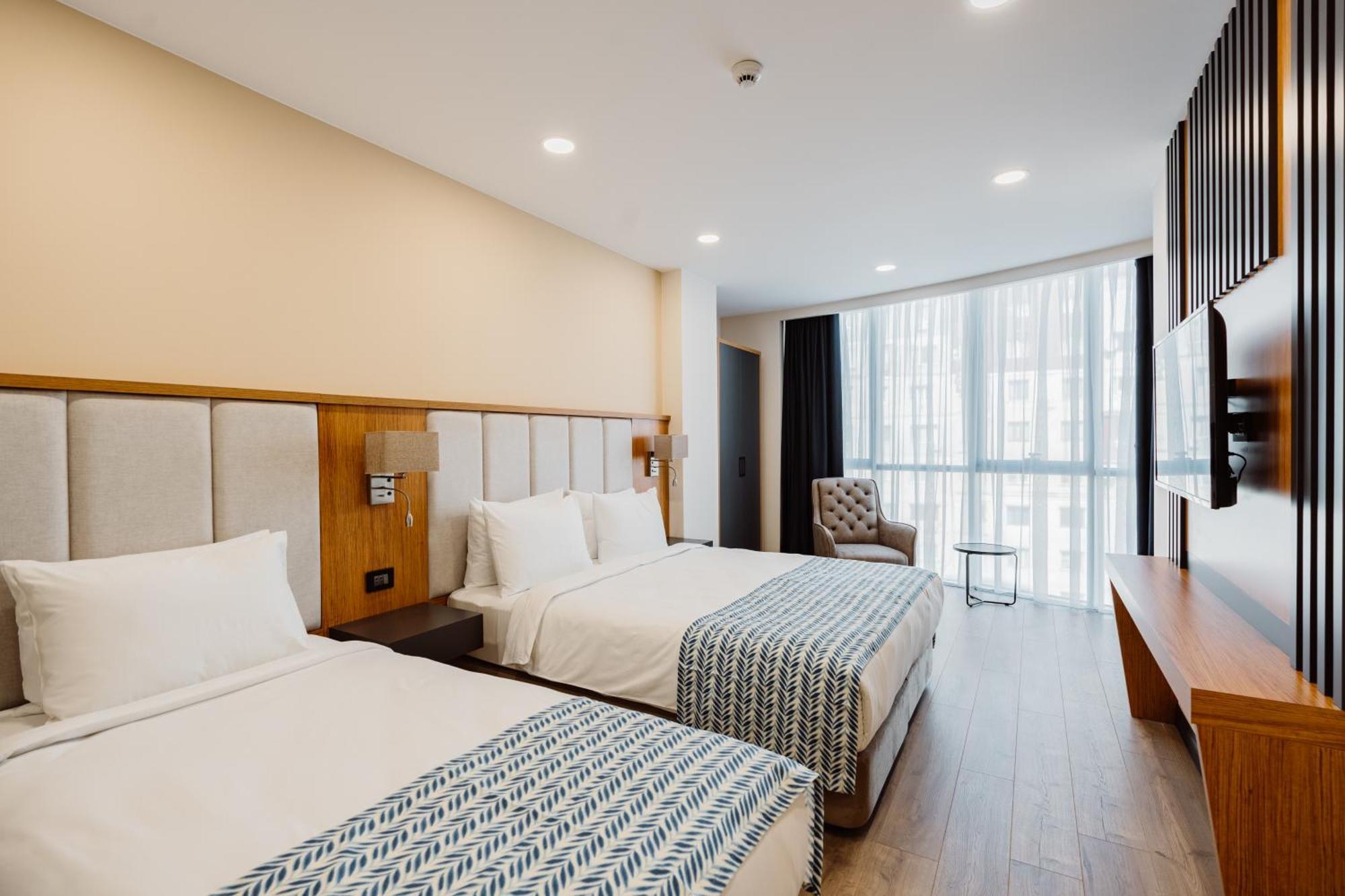 Best Western Plus באטומי מראה חיצוני תמונה
