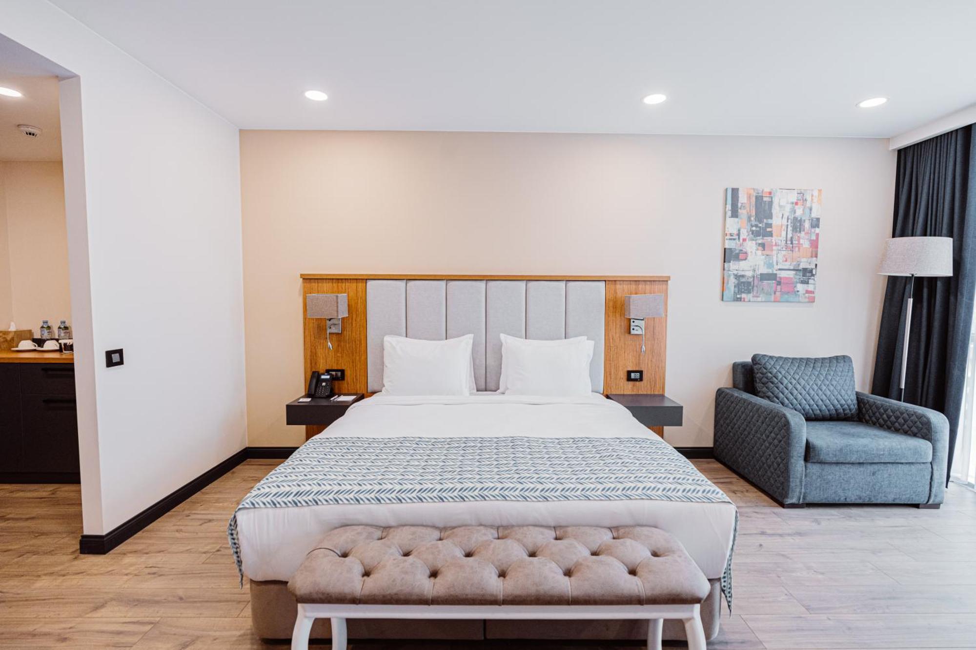 Best Western Plus באטומי מראה חיצוני תמונה