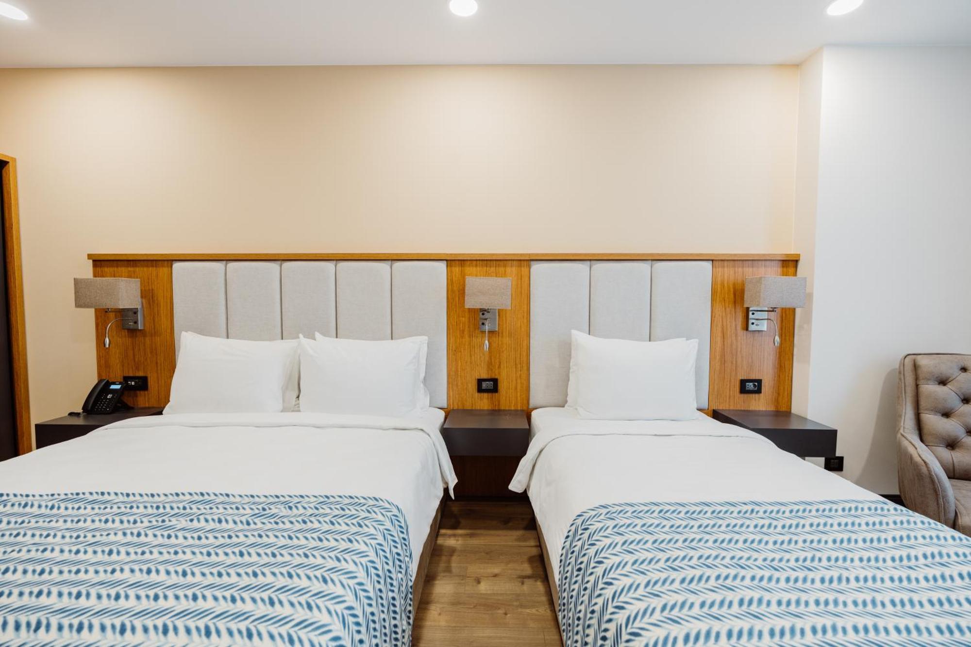 Best Western Plus באטומי מראה חיצוני תמונה