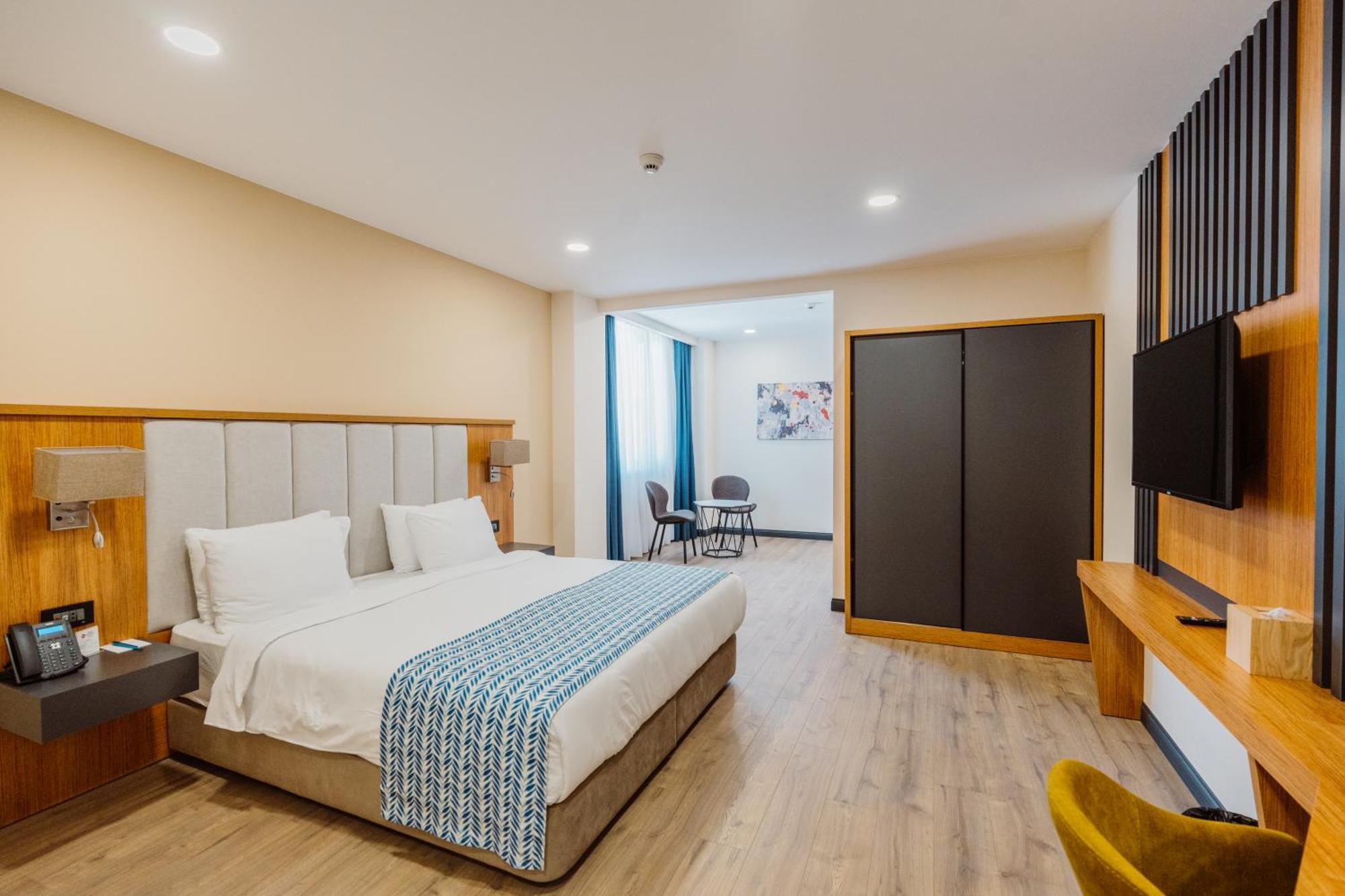 Best Western Plus באטומי מראה חיצוני תמונה